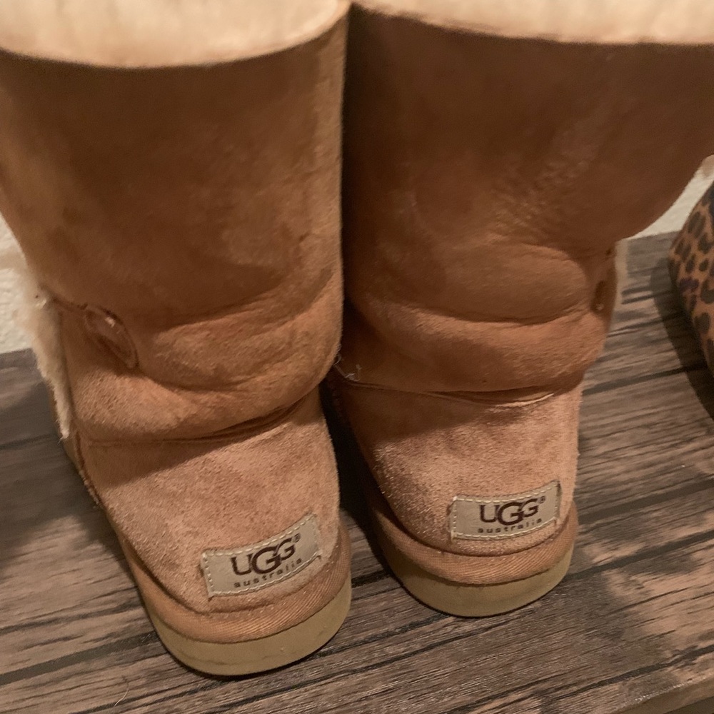 Ugg Bailey Button - image 3